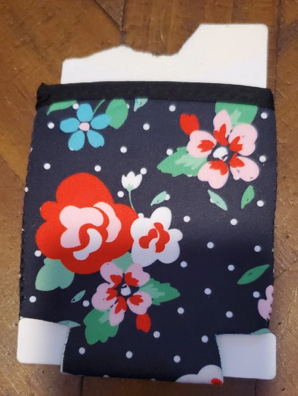 QUIP  Floral Insulated Can Cooler - Black with Floral Print